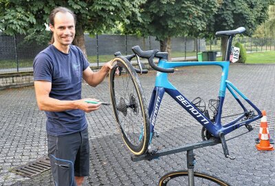 Deutschland-Tour: Team P&S Benotti ist mit dabei - Jörn Meyn kümmert sich auch um die Pflege der Rennräder. Foto: Knut Berger
