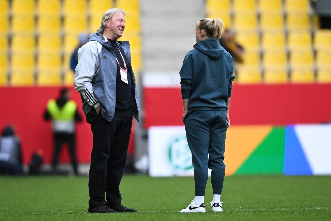 DFB-Frauen vor vollem Haus in Rostock gegen Polen - Bundestrainer Horst Hrubesch fordert von den DFB-Frauen den dritten Erfolg in der dritten Partie auf dem Weg zur EM 2025.