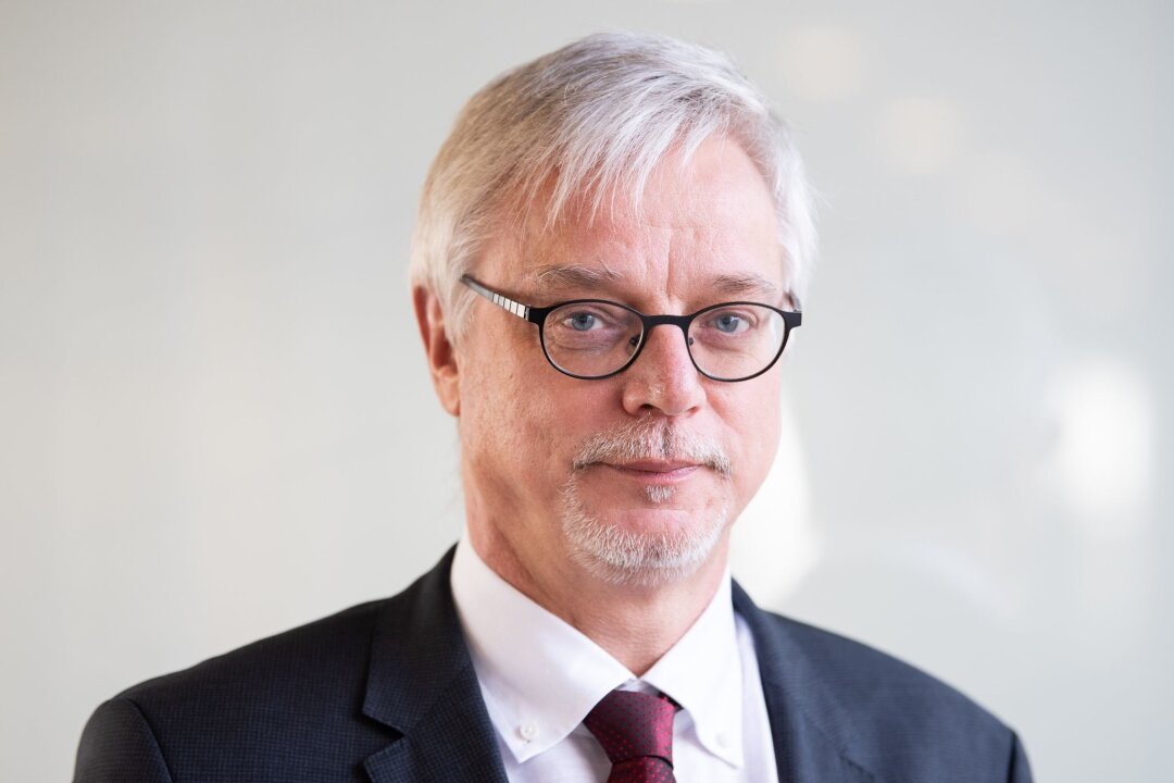 DGB: "Mit Tarifvertrag ist für Beschäftigte mehr drin" - Sachsens DGB-Vorsitzender Markus Schlimbach.