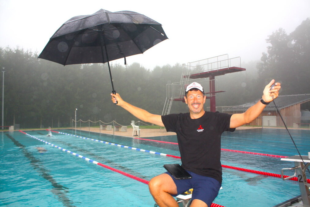 Gut drauf, auch wenn die Zeiten nicht sonnig sind: Schwimmer und Personaltrainer Stev Theloke. Foto: Peggy Fritzsche