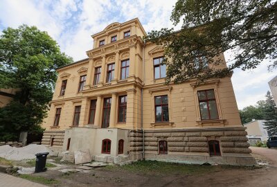 Dicker Fördermittelscheck: Zwickauer Kulturdenkmal wird saniert - Weitere Sanierungsgelder für Villa Falck. Foto: Mario Dudacy
