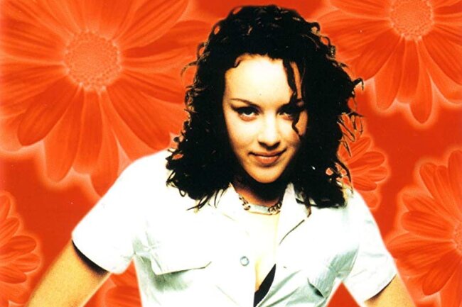 Die 10 besten Songs aus den 90ern - Die Sängerin Blümchen heißt eigentlich Jasmin Wagner und sorgte 1995 mit "Herz an Herz" für Furore. Es folgten zahlreiche weitere Hits, die den Zeitgeist der 90er perfekt widerspiegelten. Für 2019 hat die inzwischen 38-Jährige ein Comeback angekündigt.