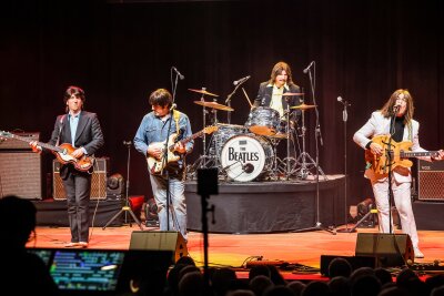 Die "Beatles" auf Stippvisite in Chemnitz - All you need is love - Das Beatles Musical. Foto: Peggy Schellenberger