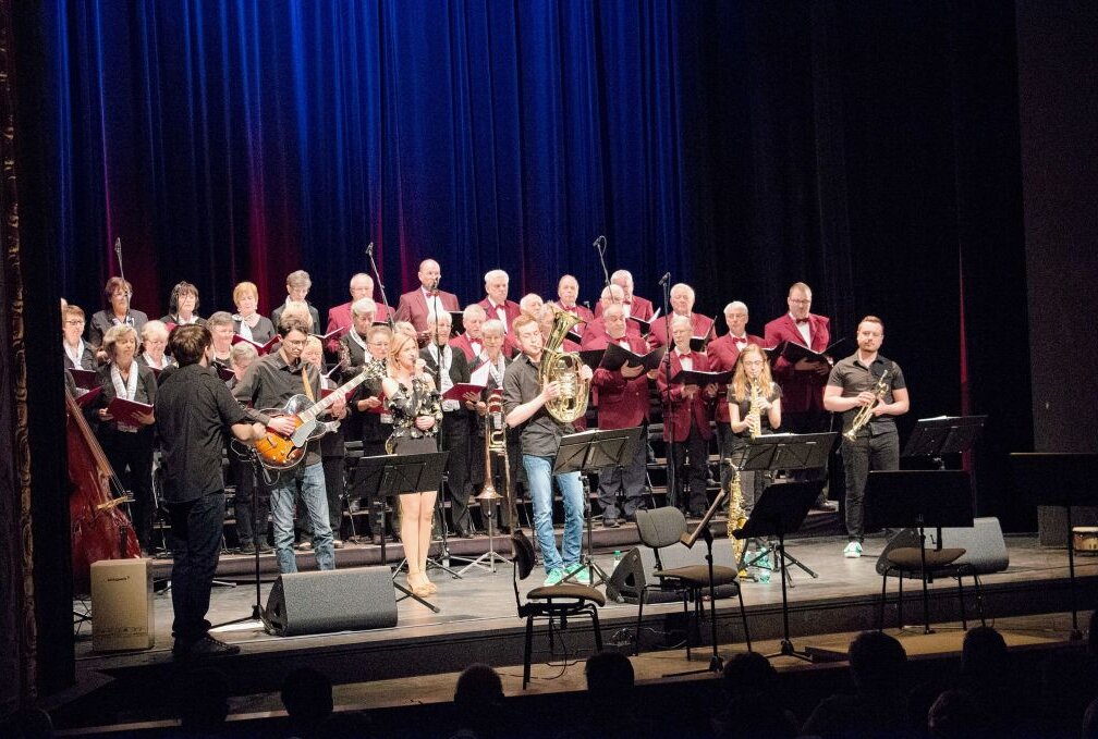 Die Chursachsen bieten Kurzweil im Albert-Theater - Brezel Brass und der Chor der Philharmonie gratulieren zum Frauentag am 8. März. Foto: Jonny Echtner