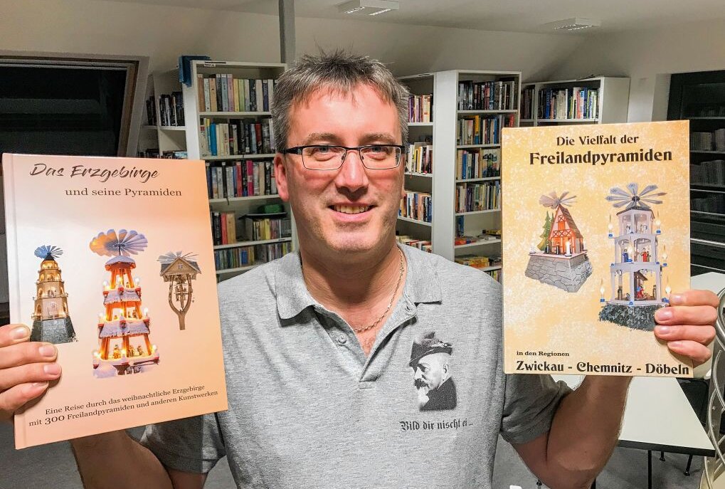 Die Freilandpyramiden der Region füllen nun zwei Bücher - Andreas Herklotz hat aufwändig ein Stück erzgebirgische Tradition dokumentiert. Foto: Jan Görner