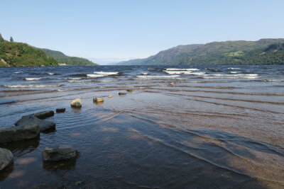 Die ganze Story über Loch Ness - In Schottland wurde dieser Tage erneut und erstmals seit 50 Jahren wieder nach dem Seeungeheuer Nessie im Loch Ness gesucht. BLICK-Redakteurin Anika war vor zwei Jahren dort und berichtet.