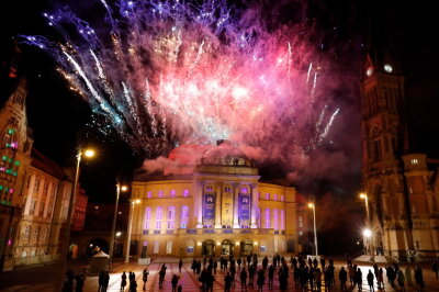 Die Kulturhauptstadt immer im BLICK - Am 28. Oktober 2020 wurde Chemnitz zur Kulturhauptstadt Europas 2025 ernannt und feierte am Theaterplatz mit großem Feuerwerk. 