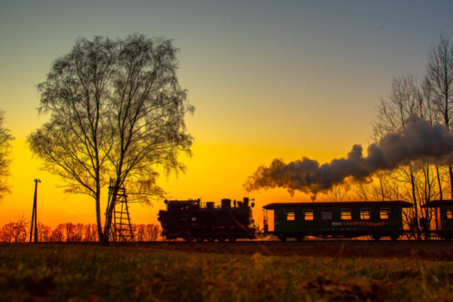 Johnny (li.) fotografiert seit 16 Jahren. Die Eisenbahnfotografie hat es ihm besonders angetan. 