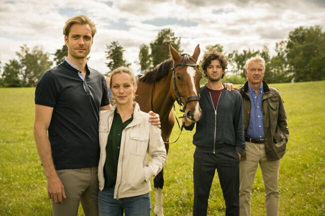 Die romantischsten Filme im Herbst 2018 - Mit "Inga Lindström: Das Haus am See" geht es am 22.11.2018 weiter, wenn Liv um eine Stelle als Tierärztin kämpft.
