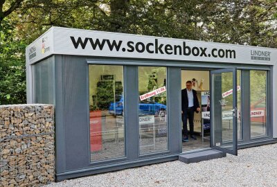 Die "Sockenbox": Traditionsunternehmen geht neue Wege - Die Sockenbox in Oberlungwitz. Foto: Andreas Kretschel