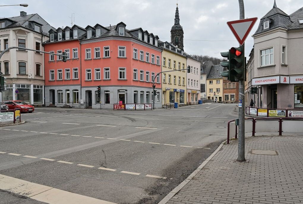 Diese Kreuzung ist ab 13. März für zehn Wochen gesperrt - Die Brühlkreuzung in Kirchberg ist 13. März für zehn Wochen gesperrt. Foto: Ralf Wendland