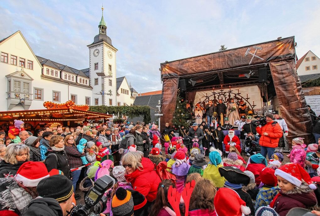 Diese Weihnachtsmärkte finden 2022 in Mittelsachsen statt - Der Freiberger Christmarktsoll auch in diesem Jahr wieder erstrahlen. Foto: Peggy Schellenberger