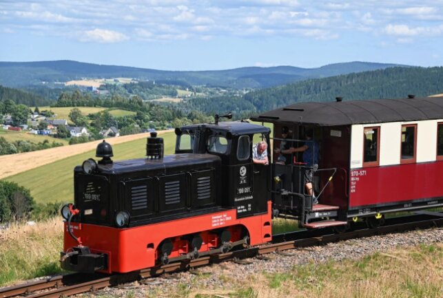 Die Museumsbahn Schönheide lädt Schmalspurfreunde heute zum Dieseltag ein.Foto: Ralf Wendland