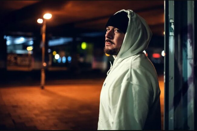 Dieser Rap-Superstar kommt Samstag in einen Chemnitzer Nachtclub - Der King of Rap Kool Savas kommt nach Chemnitz. Foto: Essah Media GmbH / Sony Music