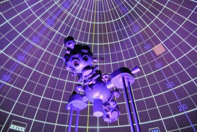 Drebacher Planetarium setzt auf neue Technik - Die Bilder der neuen Technik können mit dem Sternenprojektor gekoppelt werden. Foto: Andreas Bauer