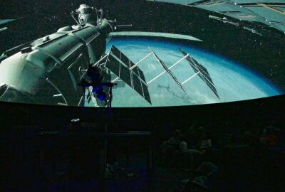 Drebacher Planetarium setzt auf neue Technik - Heraus kommen dann solche 360-Grad-Bilder an der Kuppel. Foto: Andreas Bauer