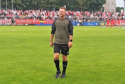 Drei Auswärtstore reichen FSV Zwickau nicht zum Punktgewinn - Die Mannschaft von Cheftrainer Rico Schmitt wurde im Auswärtsspiel bei Hertha BSC II von einem zahlenmäßig großen Anhang lautstark unterstützt. Foto: Knut Berger