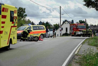 Drei Verletzte bei Unfall mit Motorrad: Kind ins Krankenhaus eingeliefert -  Unfall an der Kreuzung Wiesengrung/Lichtenwalderstraße. Foto: Jan Härtel
