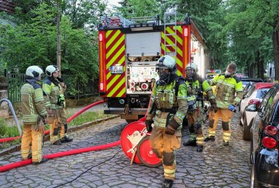 Dresden: Feuerwehreinsatz in einem Mehrfamilienhaus - Feuerwehreinsatz in der Bachstraße. Foto: Roland Halkasch