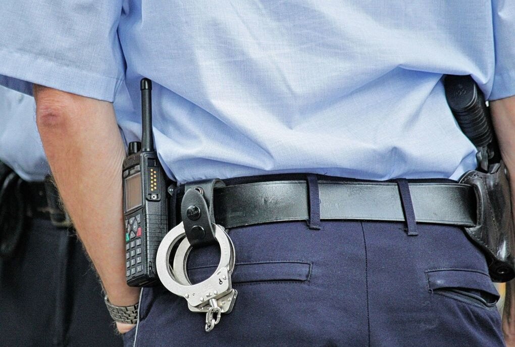 Dresden: Polizeibeamte angegriffen und bespuckt von einer Minderjährigen - Symbolfoto: Pixabay