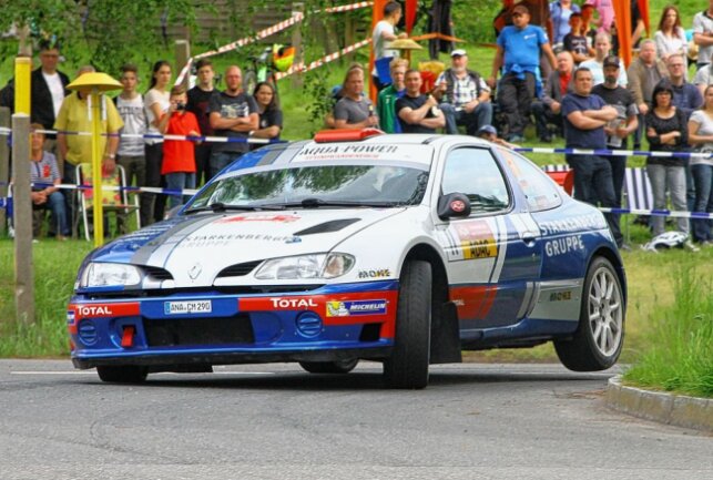 Auch der Crottendorfer Carsten Mohe und Alexander Hirsch aus Tannenberg waren mit ihrem Renault Megane Maxi viele Jahre nur im ADAC Rallye Masters starberechtigt. Foto: Thorsten Horn