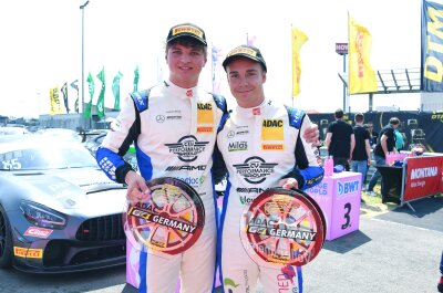 DTM 2023: Spannung und Vielfalt auf dem Sachsenring - Simon Connor Primm (l.) und Jan-Philipp Springob stiegen mit einem Sieg in die Saison ein.