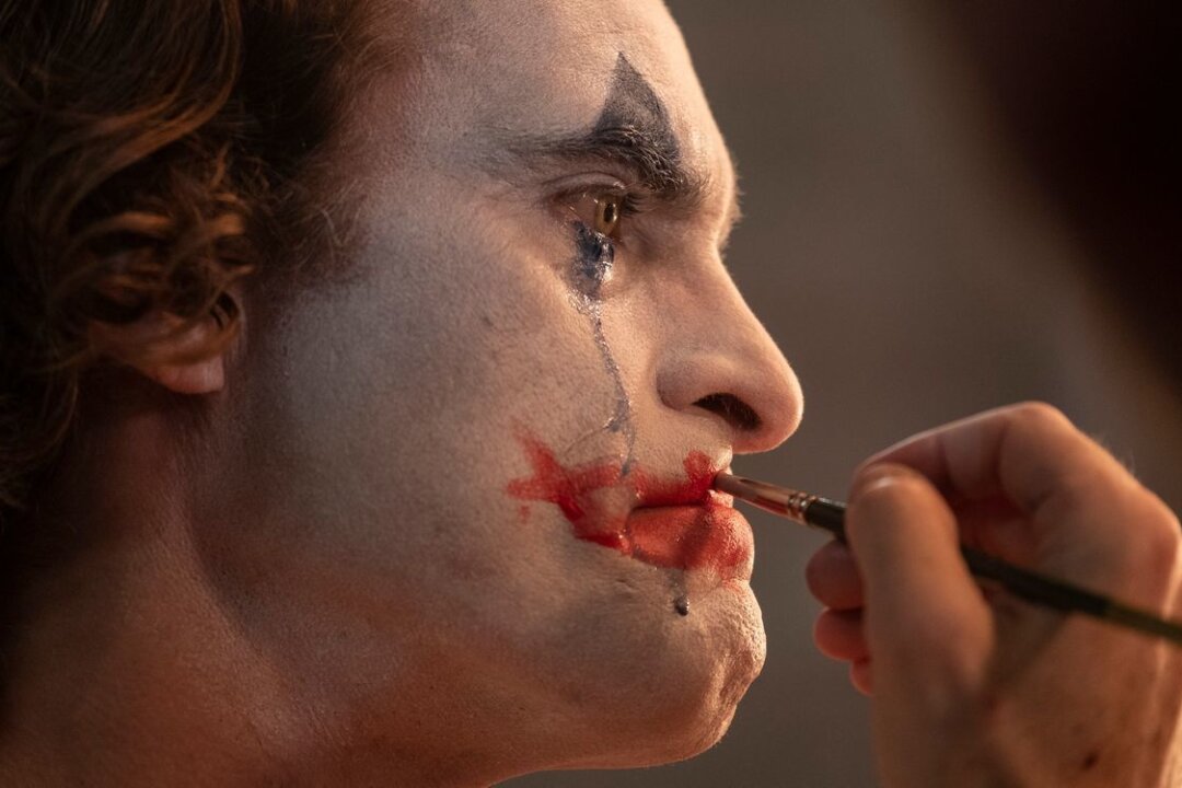 Düstere Liebesgeschichte: Der erste Trailer zu "Joker 2" ist da - Für seine Darstellung im ersten "Joker"-Teil erhielt Joaquin Phoenix einen Oscar. Auch im zweiten Teil "Folie à Deux" übernimmt er seine Paraderolle.