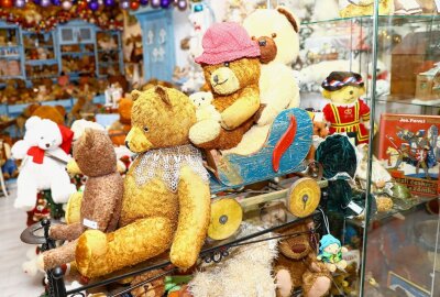 Echter Geheimtipp in Karlsbad für den Familienausflug zur Ferienzeit - Im Weihnachtshaus in Karlsbad ist ein Teddybär Museum was sich sehen lassen kann. Foto: Thomas Fritzsch/PhotoERZ