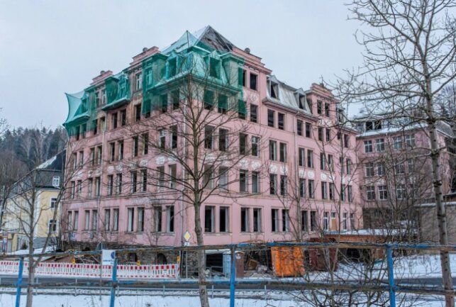 Ehemalige Tricotagenfabrik in Cunersdorf wird abgerissen - Die ehemalige Tricotagenfabrik in Cunersdorf wird abgerissen.  Foto: André März