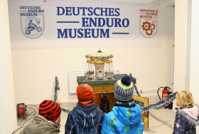 Ehepaar lernte sich bei MZ kennen und lieben - Impressionen von der Sonderausstellung im Deutschen Enduro Museum Zschopau. Foto: Thomas Fritzsch/PhotoERZ