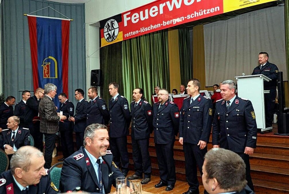 Ehrung für Feuerwehrkameraden des Bereichs Mittweida in Claußnitz - Die Ehrung für Feuerwehrkameraden findet in Claußnitz statt. Foto: Andrea Funke