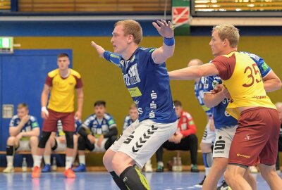 EHV Aue gewinnt Test knapp gegen Dukla Prag - Die Auer Handball haben gegen Prag getestet - im Bild Petr Slachta. Foto: Ralf Wendland