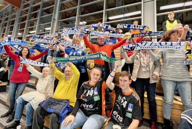 EHV Aue holt Auswärtssieg in Berlin - EHV-Fans haben in der Halle für Stimmung gesorgt. Foto: Ralf Wendland