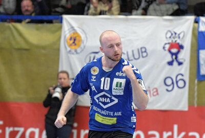 EHV-Fans erleben Handball-Krimi gegen Hanau - Bester Werfer im Auer Team war Maximilian Lux, der sieben Tore beigesteuert hat. Foto: Ralf Wendland