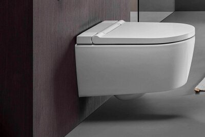 Ein besseres Örtchen: Das können moderne Toiletten - Auf den ersten Blick kaum zu erkennen: Das Modell Aquaclean Sela von Geberit ist ein Dusch-WC.