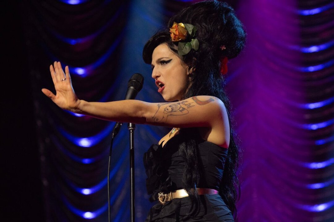 Ein Biopic für Amy Winehouse: Das sind die Kino-Highlights der Woche - Das Biopic "Back to Black" erzählt die Geschichte von Amy Winehouse nach. In der Hauptrolle: Marisa Abela (Bild), die im Film auch selber singt.
