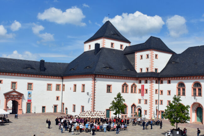 Am Sonntag feierten zahlreiche Chöre aus der Region das 2. Chorfestival auf dem Schloss Augustusburg. Foto: Maik Bohn