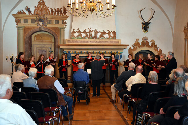 Ein Chortreffen der besonderen Art auf Schloss Augustusburg - Die Choryfeen im Hasensaal. Foto: Maik Bohn