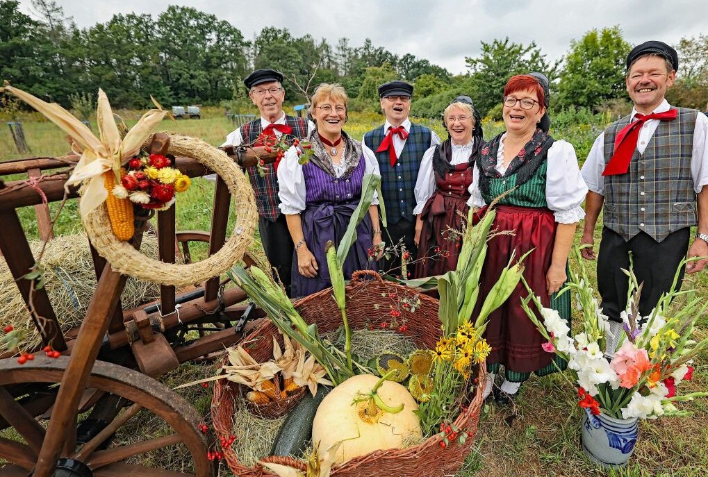 Ein Hoch auf vogtländische Traditionen! - Die Trachtentanzgruppe vom Vogtländischen Kulturverein Weischlitz. Foto: Thomas Voigt