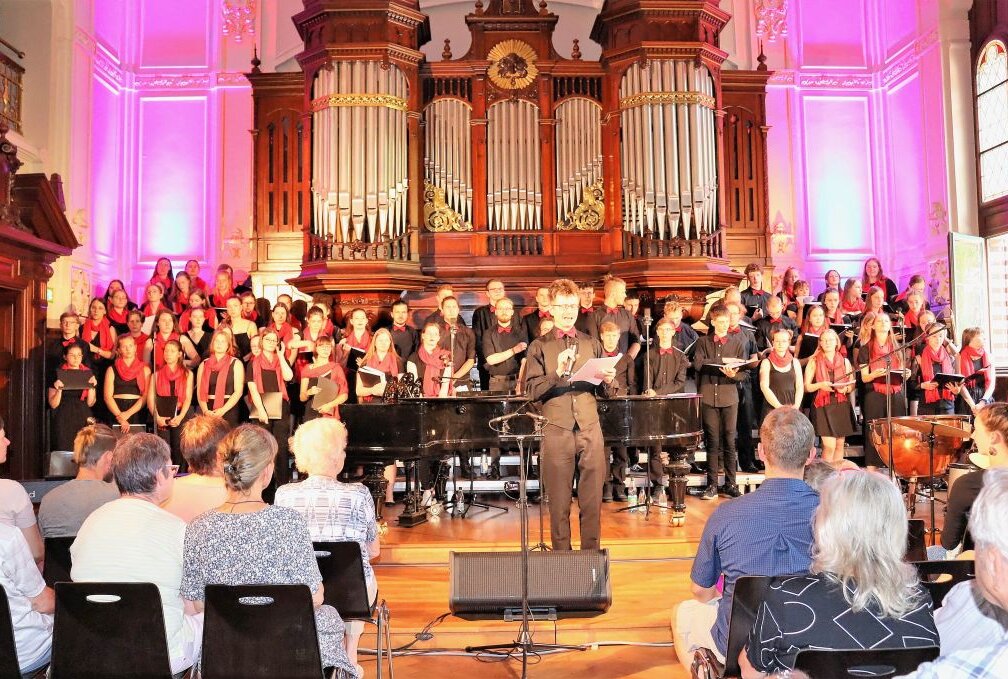Ein Konzert, das Brücken baut: Drei besondere Vorstellungen in Annaberg - Die jungen Leute brachten Musik fürs Herz zu Gehör. Foto: Ilka Ruck