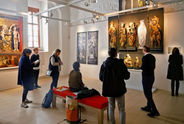 Ein Kriminalfall im Schlossbergmuseum - Das Medieninteresse an der Ausstellung war groß, nun wird auf viele Besucher gehofft. Foto: Markus Pfeifer