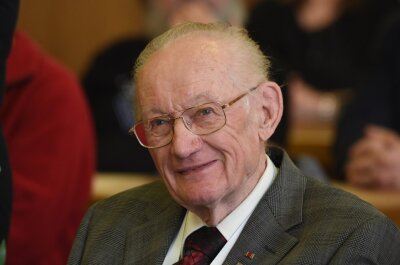 Ein Leben für die Mathematik - Dr. Helmut König erhielt vom Land Sachsen den Verdienstorden.