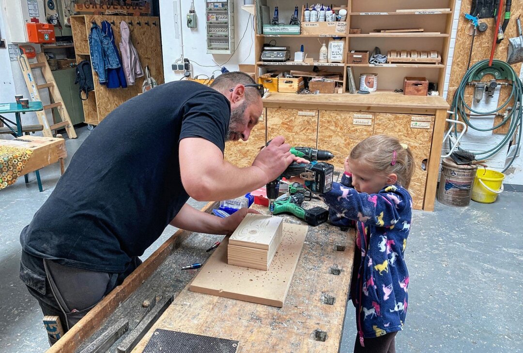Eine Oase für den KOSMOS bauen - Die Holzwerkstatt sucht helfende Hände. Foto: Steffi Hoffmann