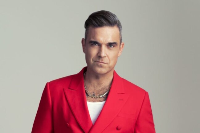 Leicht angegraut inzwischen, steht ihm auch ganz gut: 25 Jahre nach seinem Solo-Debüt feiert Robbie Williams Jubiläum, als ersten Vorgeschmack hat er gerade die Single "Lost" veröffentlicht.