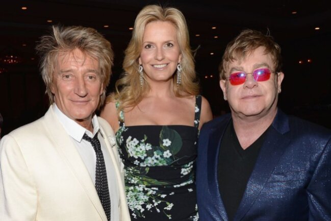 Alte Freunde und britische Musik-Legenden: Rod Stewart (links, mit seiner Frau Penny) und Elton John.