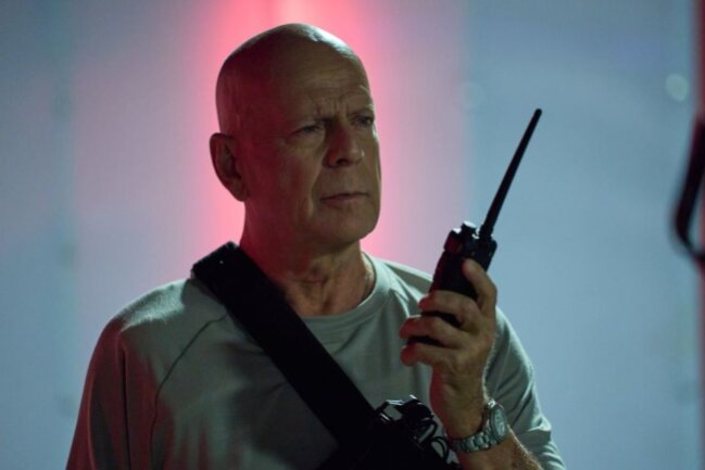 Der Ex-CIA-Agent Robert Michaels (Bruce Willis) hat auch im Ruhestand keine ruhige Minute. 