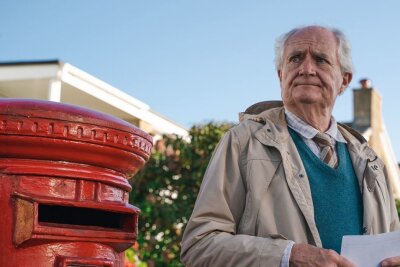 "Die unwahrscheinliche Pilgerreise des Harold Fry" erzählt mit Oscar-Gewinner Jim Boradbent von einem Mann, der einen Brief zur Post bringen möchte und stattdessen spontan durch ganz England marschiert.