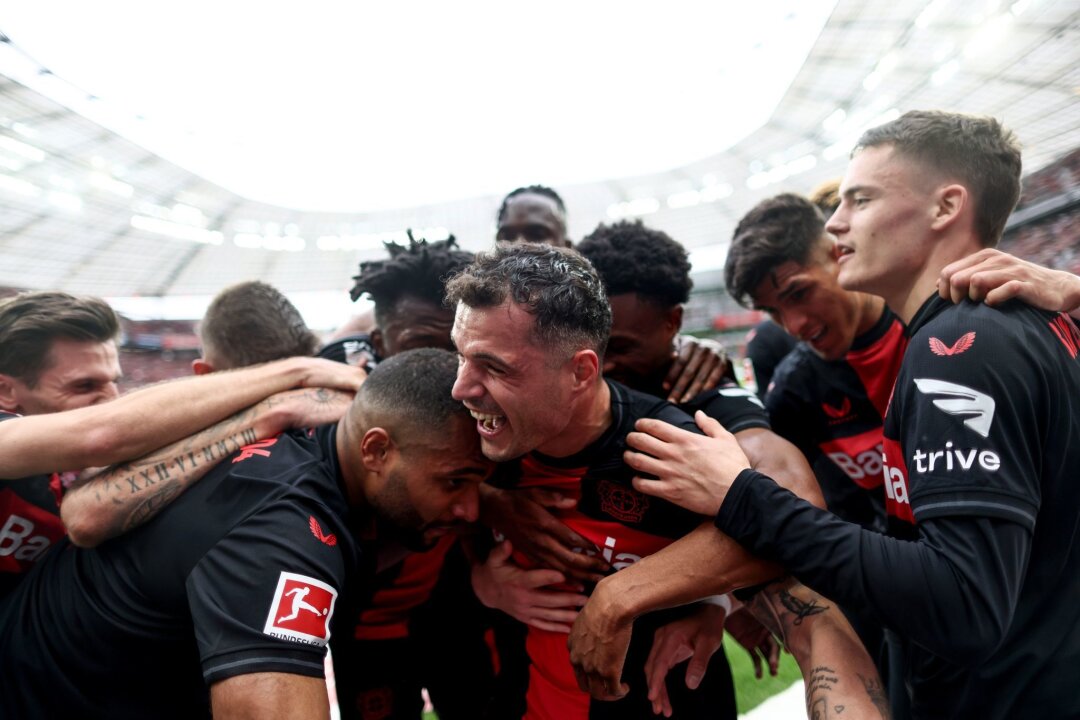 "Einfach nur geil": Bayer macht Meisterstück perfekt - Bayer Leverkusen ist zum ersten Mal deutscher Fußball-Meister.