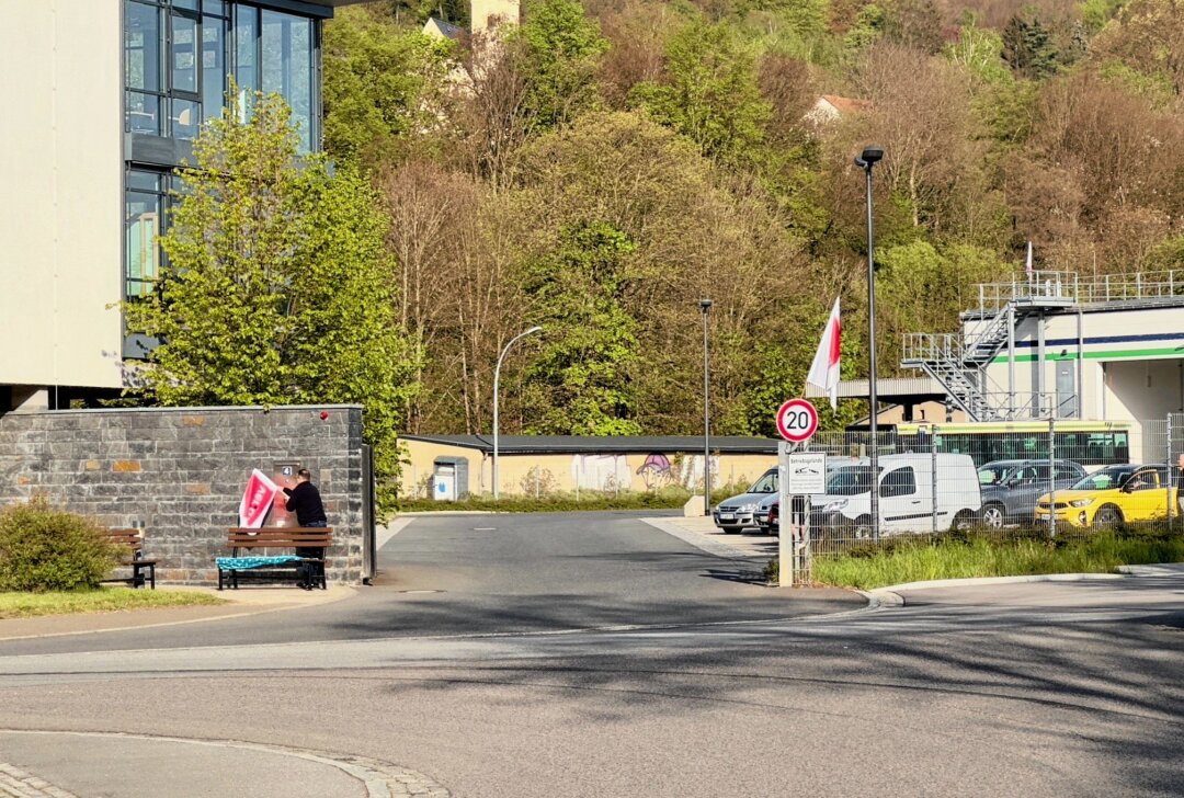 Einigung um 4.20 Uhr erzielt: Nahverkehr im Erzgebirge rollt Dienstag wieder an - Die Verdifahnen werden abgenommen. Foto: Daniel Unger