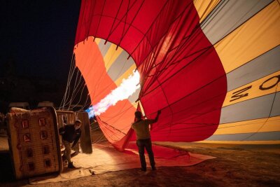 So funktionieren Heißluftballonfahrten in Sachsen.